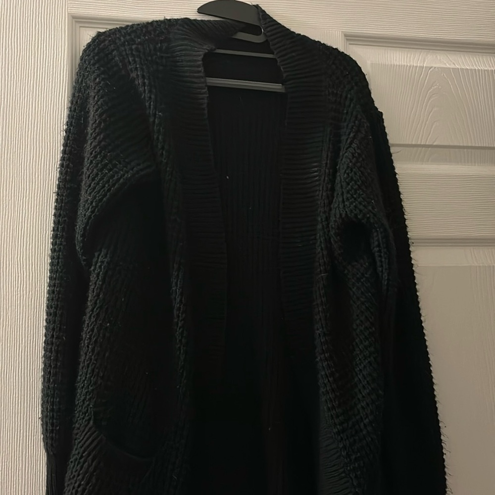 Black Cardigan w/ Pockets!